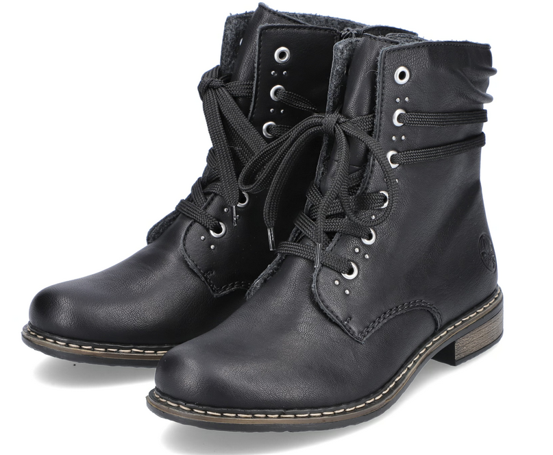 Bottine plate à lacets